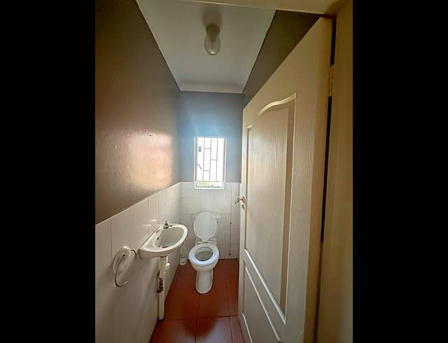 5 BEDROOM FREESTANDING TO LET IN BEN FLEUR